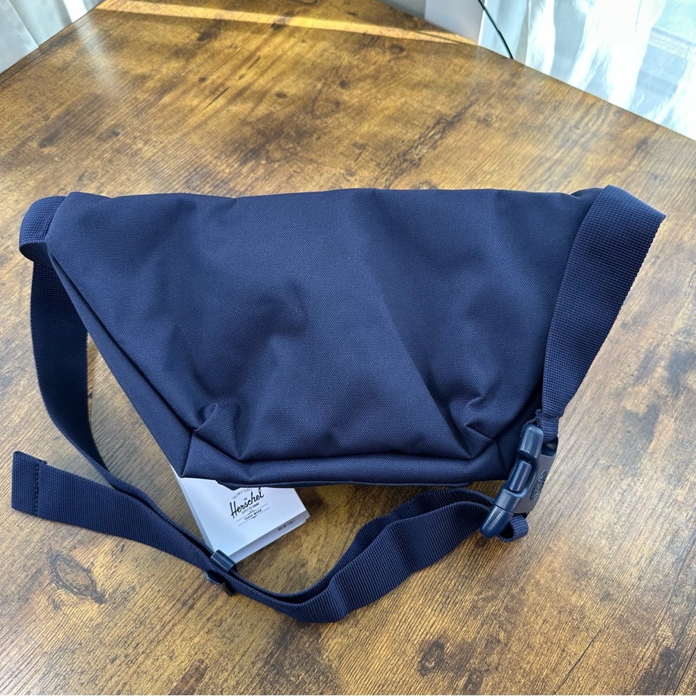 Herschel Supply Company Peacoat Navy Belt Bag NWT - Picture 12 of 15